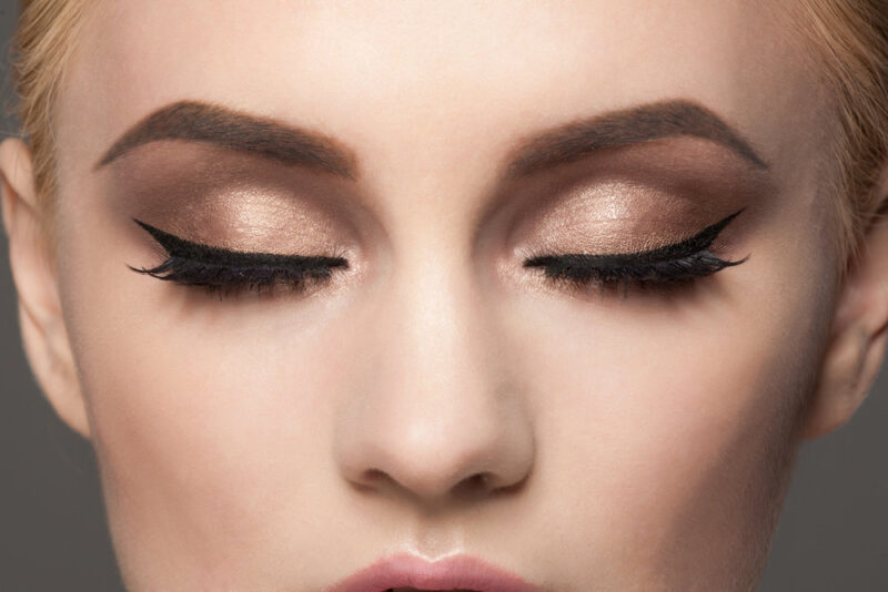 5 top trending eyeliner hacks you need to try this summer