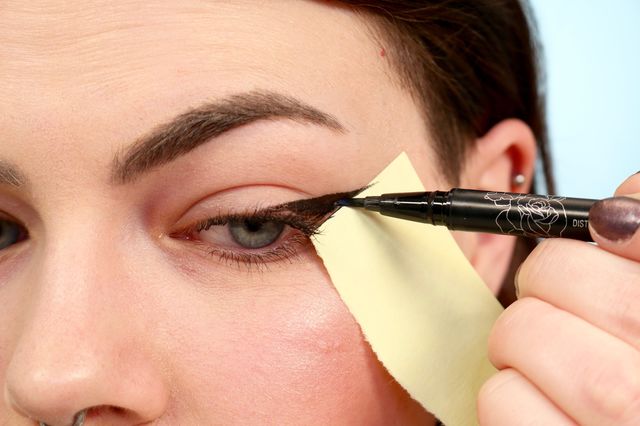 5 top trending eyeliner hacks you need to try this summer
