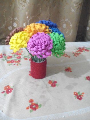 7 Easy Steps To Make Flower Vase From Fomic Sheet