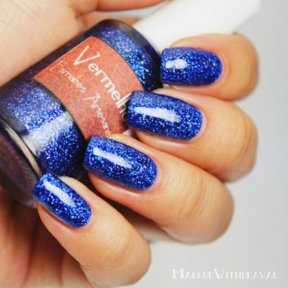 Shiny blue nail art