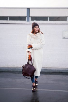 Winter White Coat Outfit Ideas Women Should See