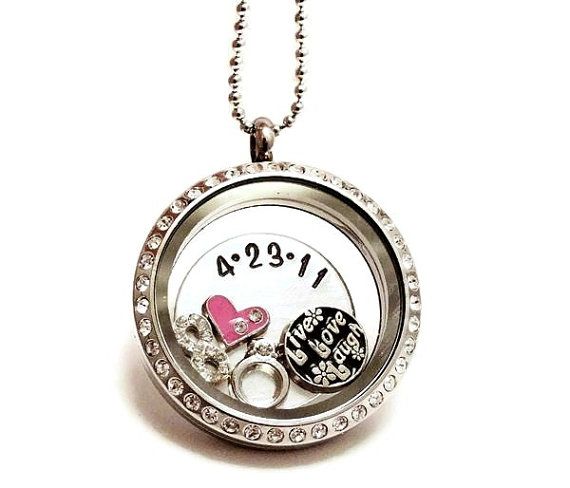 Charm Necklace Designs That Are In Trend Nowadays