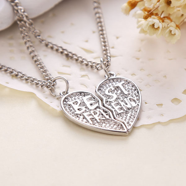 Charm Necklace Designs That Are In Trend Nowadays