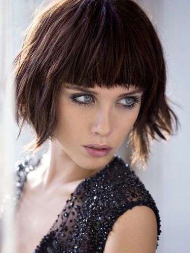 9 Shaggy Bob Haircut For Thick & Thin Hairs